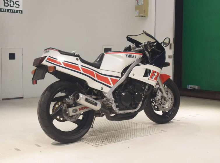 Мотоцикл Yamaha FZ400R с пробегом 33214 km