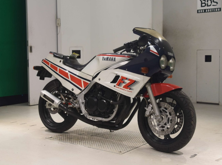 Мотоцикл Yamaha FZ400R с пробегом 33214 km