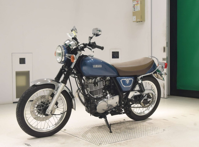 Мотоцикл Yamaha SR400 с пробегом 2920 km