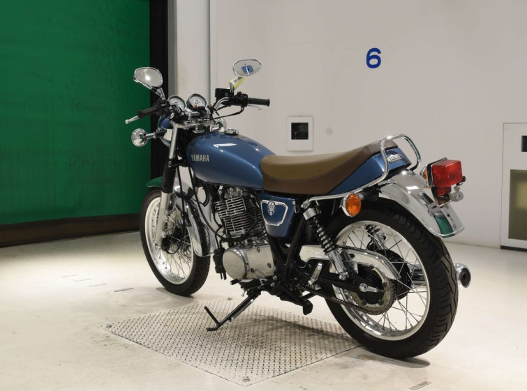 Мотоцикл Yamaha SR400 с пробегом 2920 km