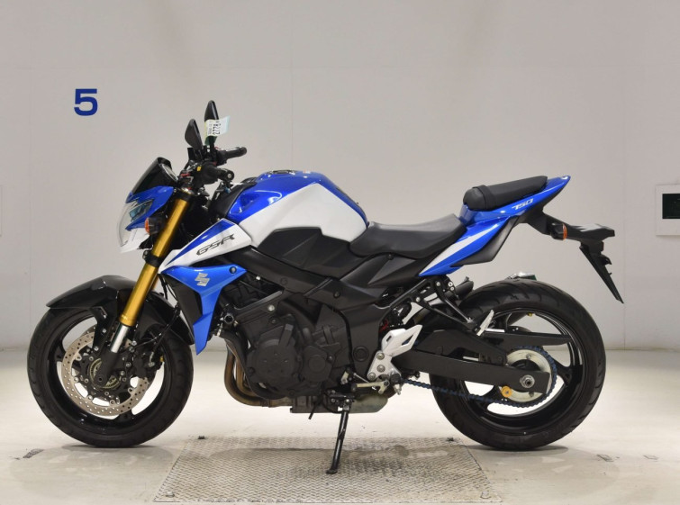 Мотоцикл Suzuki GSR750 с пробегом 21145 km