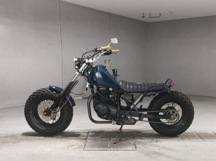 Мотоцикл Yamaha TW225 с пробегом 1039 km