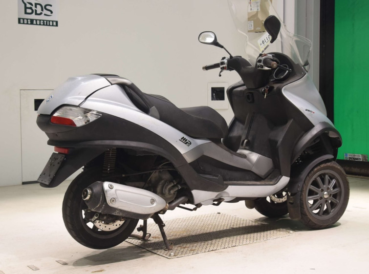 Мотоцикл Piaggio MP3 250RL с пробегом 25229 km
