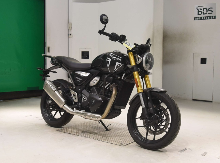 Мотоцикл Triumph speed 400 с пробегом 3632 km