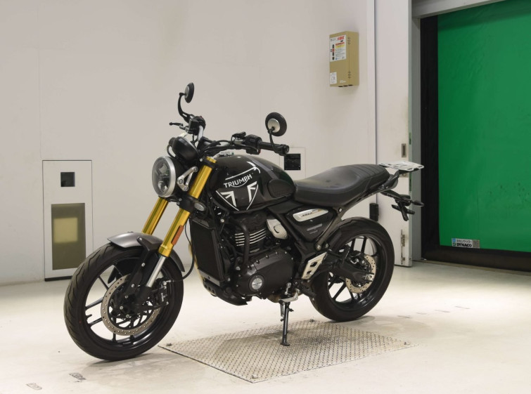 Мотоцикл Triumph speed 400 с пробегом 3632 km