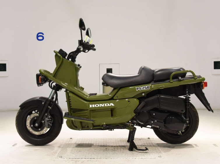 Мотоцикл Honda PS250 з пробігом 15629 km