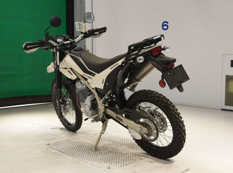 Мотоцикл Kawasaki KLX230 SHERPA