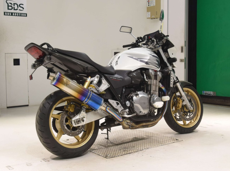 Мотоцикл Honda CB1300SF з пробігом 28407 km