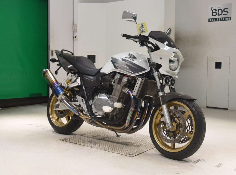 Мотоцикл Honda CB1300SF з пробігом 28407 km