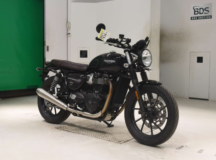 Мотоцикл Triumph STREET TWIN с пробегом 4331 km