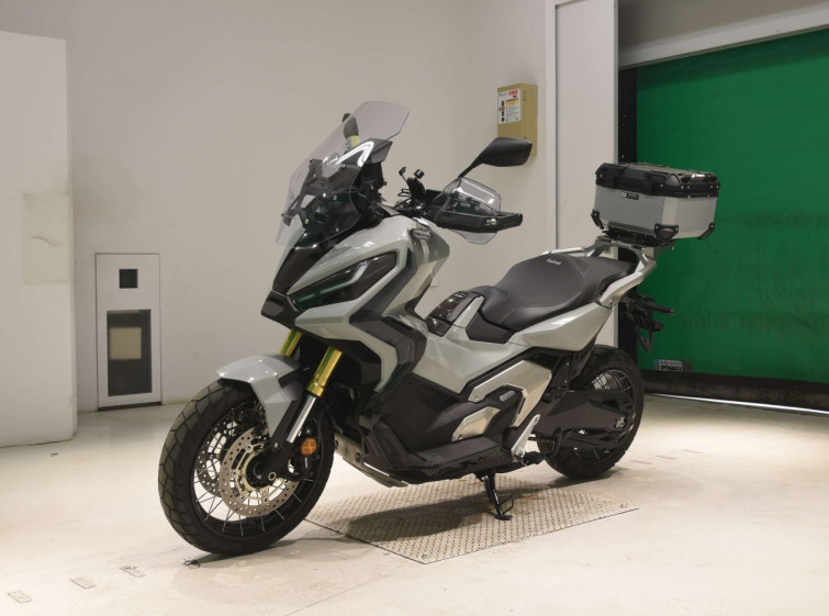 Мотоцикл Honda X-ADV750-2 з пробігом 7703 km