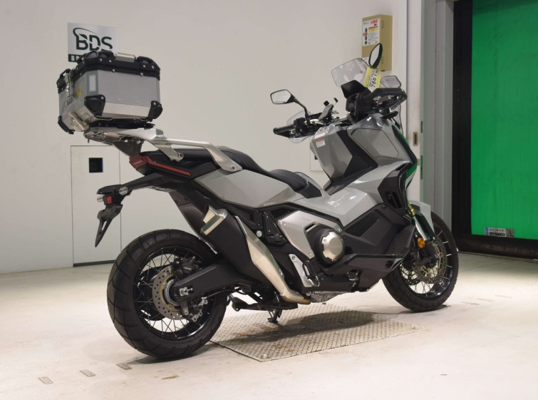 Мотоцикл Honda X-ADV750-2 з пробігом 7703 km