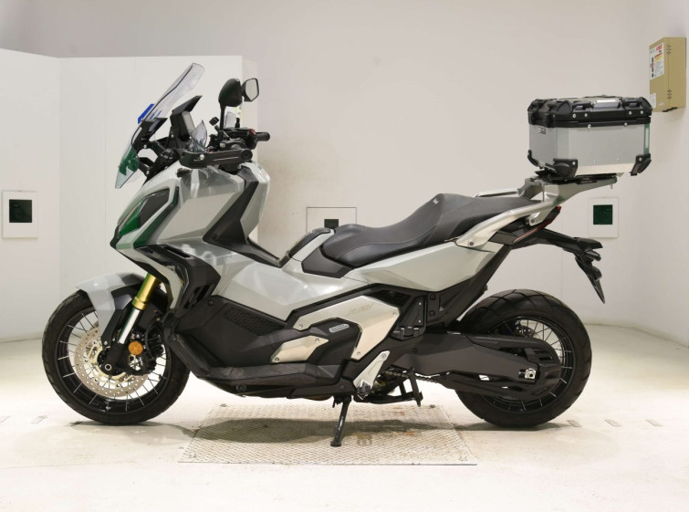 Мотоцикл Honda X-ADV750-2 з пробігом 7703 km