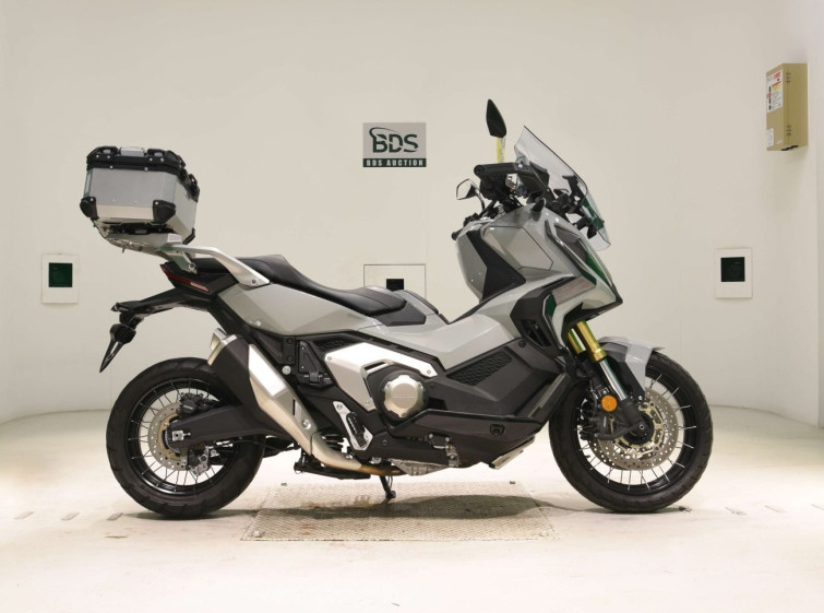 Мотоцикл Honda X-ADV750-2 з пробігом 7703 km