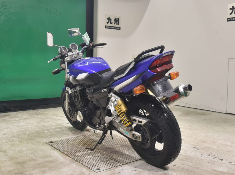 Мотоцикл Yamaha XJR400