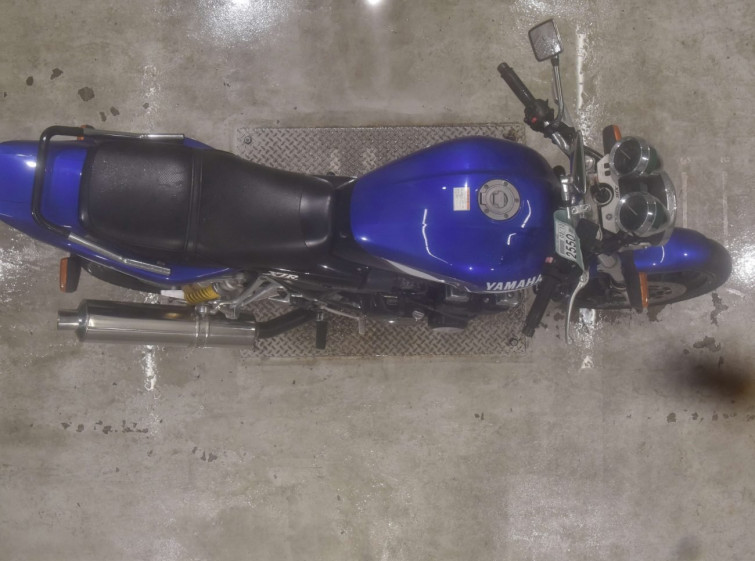 Мотоцикл Yamaha XJR400