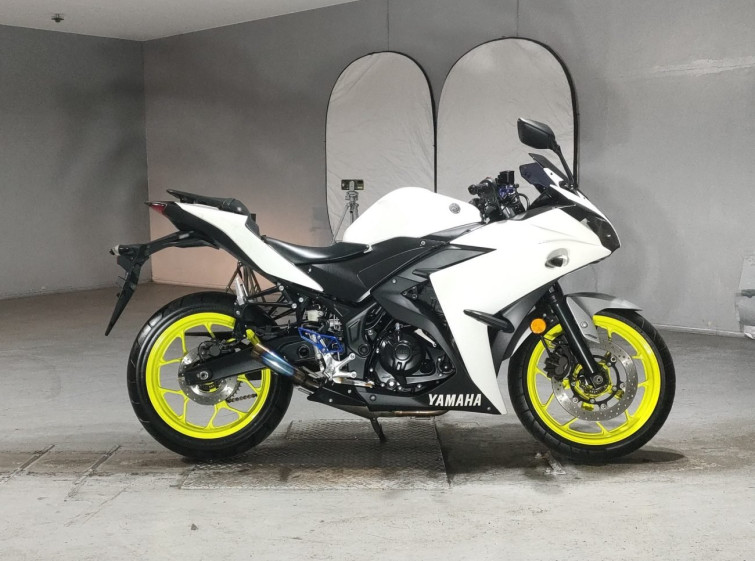 Мотоцикл Yamaha YZF-R25 с пробегом 880 km