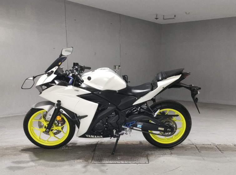 Мотоцикл Yamaha YZF-R25 с пробегом 880 km