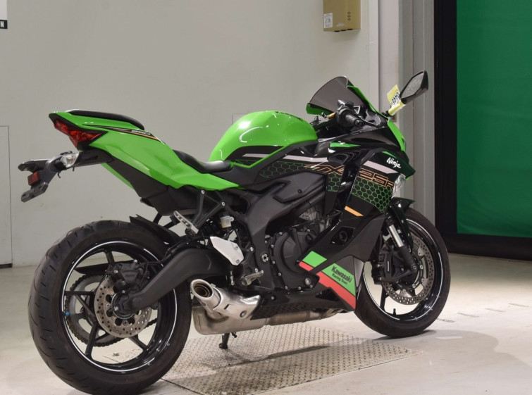 Мотоцикл Kawasaki NINJA ZX-25R с пробегом 6743 km