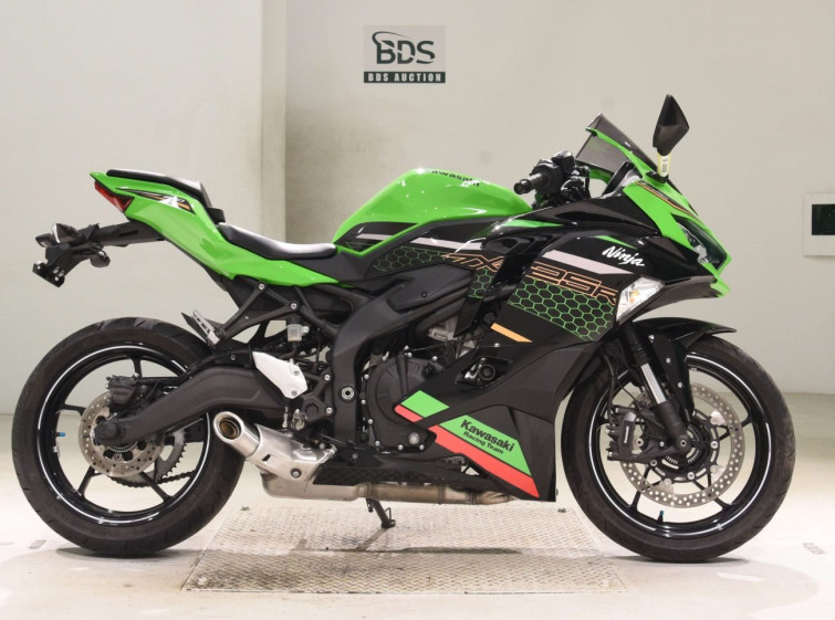 Мотоцикл Kawasaki NINJA ZX-25R с пробегом 6743 km