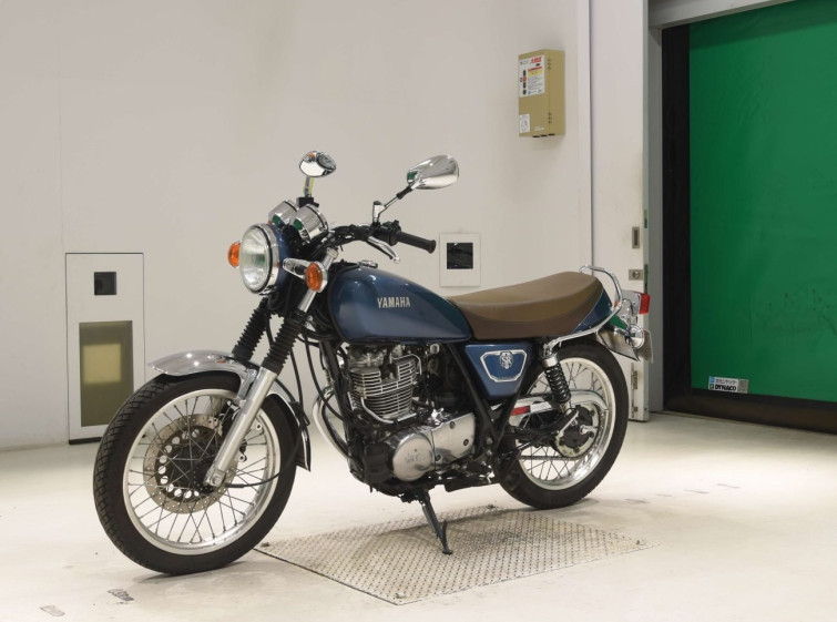 Мотоцикл Yamaha SR400 с пробегом 8570 km