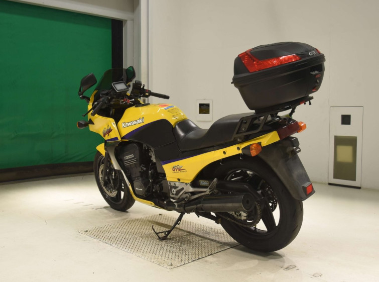 Мотоцикл Kawasaki GPZ900R