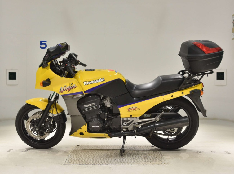 Мотоцикл Kawasaki GPZ900R