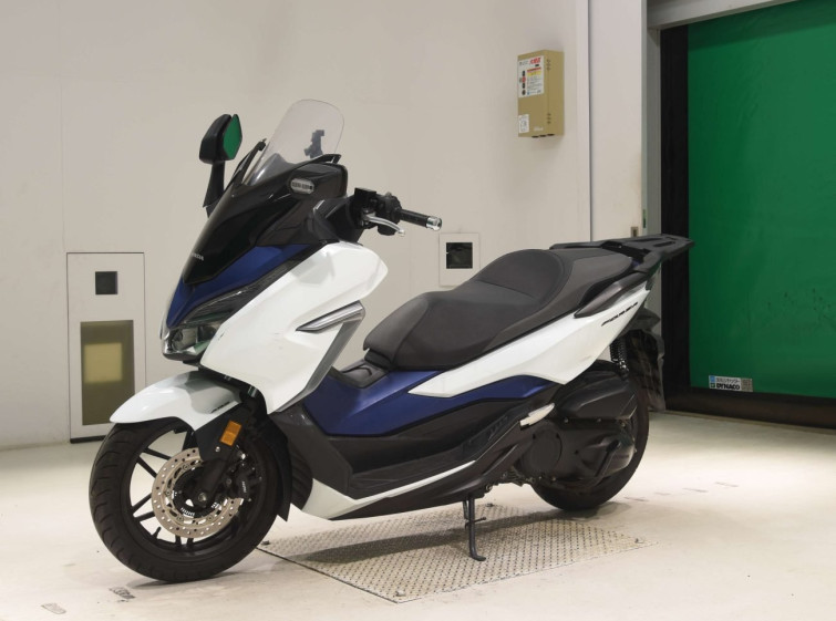 Мотоцикл Honda FORZA