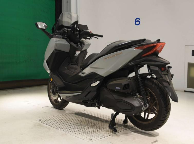 Мотоцикл Honda FORZA-6