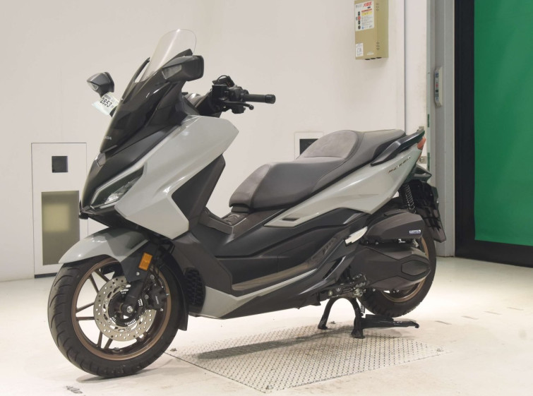 Мотоцикл Honda FORZA-6