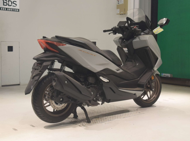 Мотоцикл Honda FORZA-6