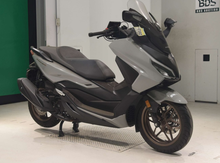 Мотоцикл Honda FORZA-6