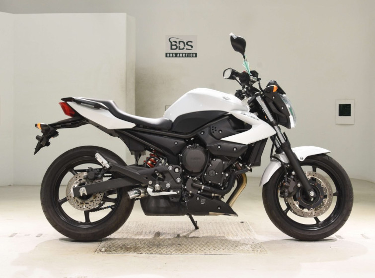 Мотоцикл Yamaha xj6n с пробегом 10189 km