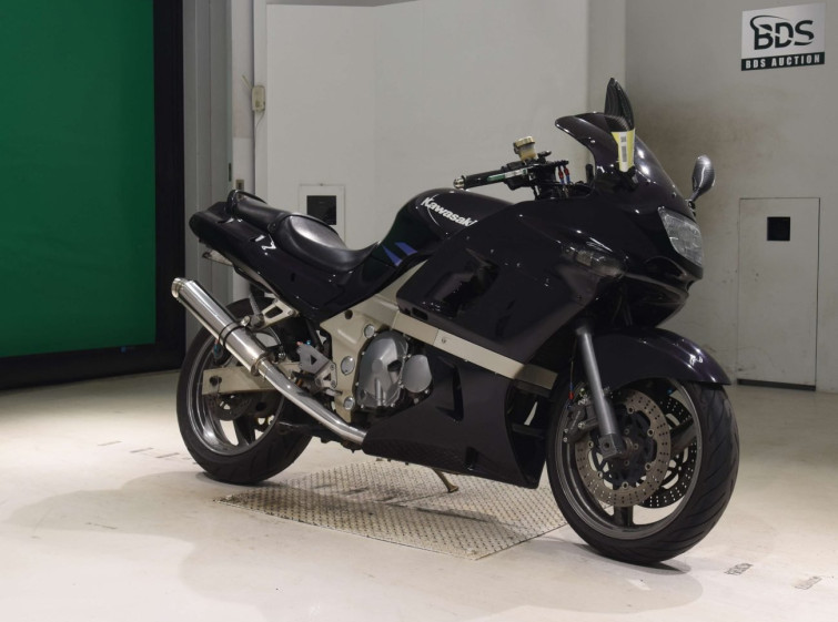 Мотоцикл Kawasaki ZZ-R400
