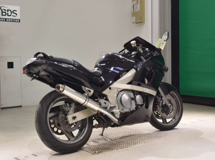 Мотоцикл Kawasaki ZZ-R400