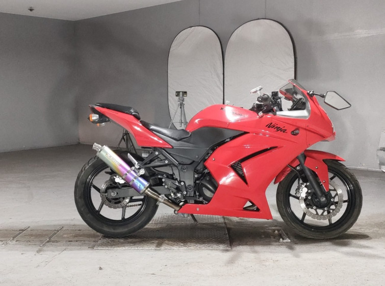 Мотоцикл Kawasaki NINJA250R з пробігом 26480 km