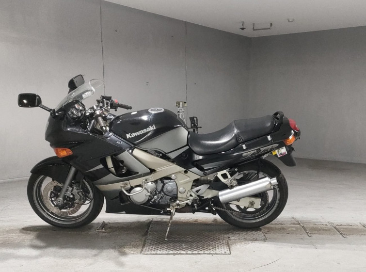Мотоцикл Kawasaki ZZ-R400 с пробегом 45001 km