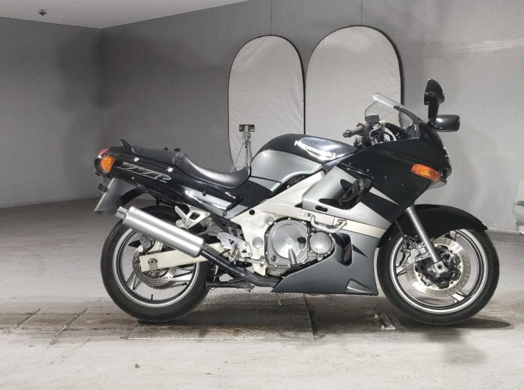 Мотоцикл Kawasaki ZZ-R400 с пробегом 45001 km