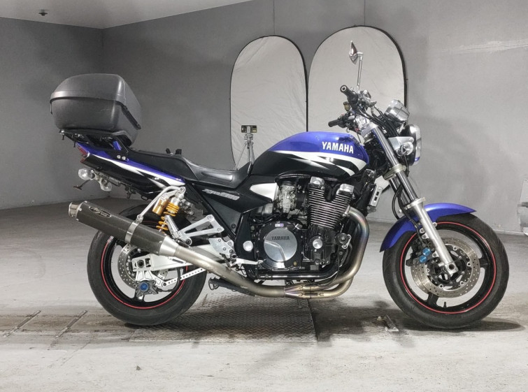 Мотоцикл Yamaha XJR1300 з пробігом 74285 km