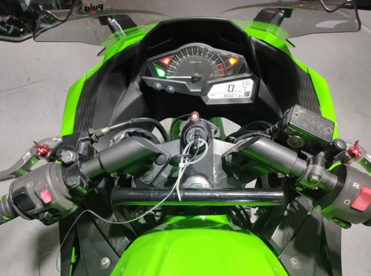 Мотоцикл Kawasaki NINJA300 с пробегом 36608 km