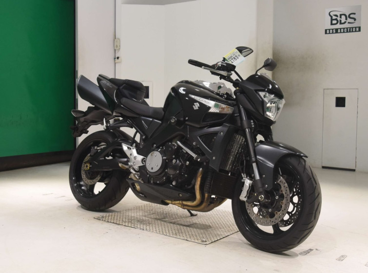 Мотоцикл Suzuki B-KING з пробігом 8927 km