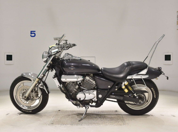 Мотоцикл Honda MAGNA 250 с пробегом 18662 km