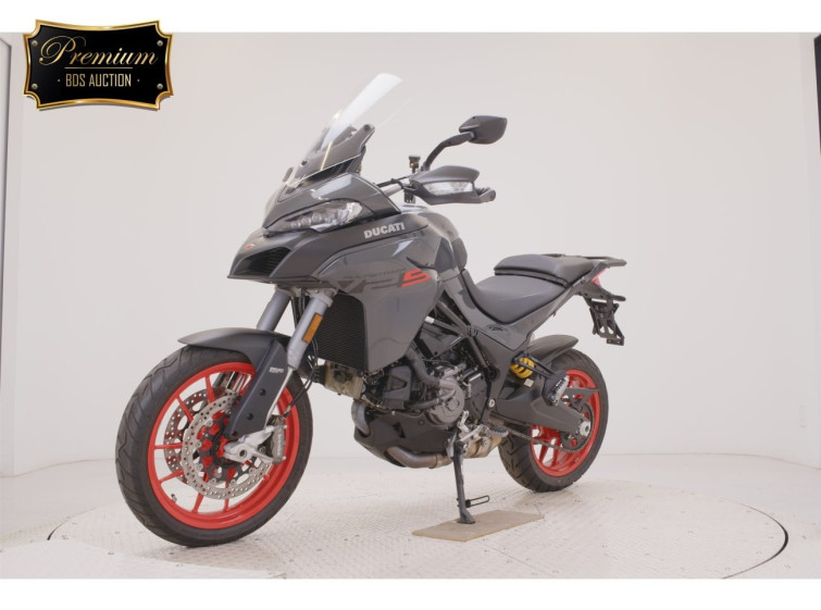 Мотоцикл Ducati multi strada v2s с пробегом 2380 km