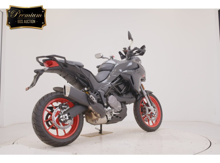 Мотоцикл Ducati multi strada v2s с пробегом 2380 km