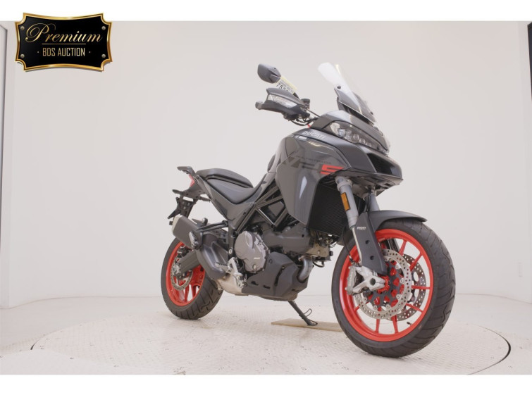 Мотоцикл Ducati multi strada v2s с пробегом 2380 km