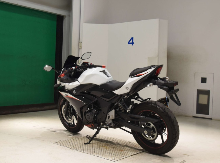 Мотоцикл Suzuki GSX250RA с пробегом 11821 km