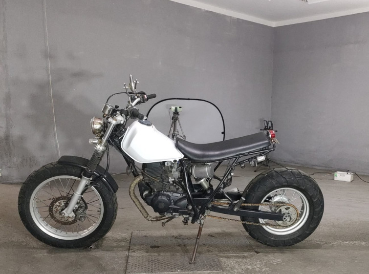Мотоцикл Yamaha TW200 з пробігом 241 km