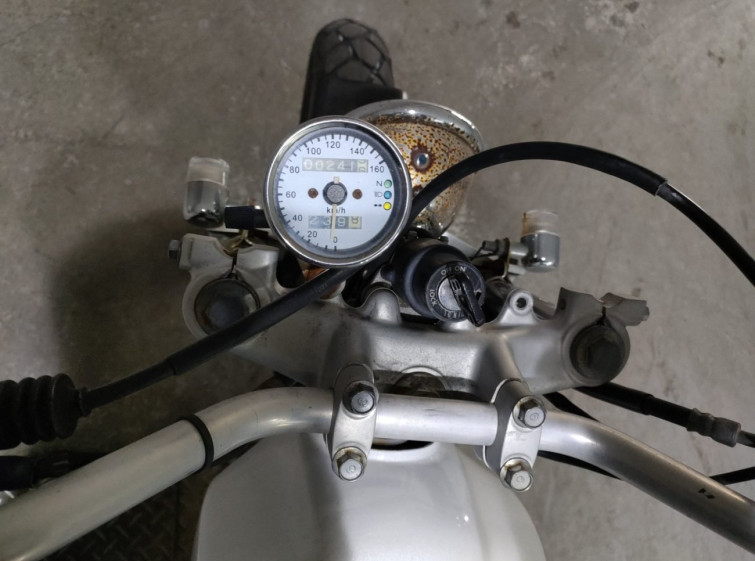 Мотоцикл Yamaha TW200 з пробігом 241 km