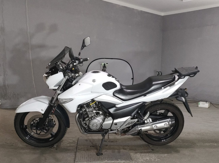 Мотоцикл Suzuki GSR250 с пробегом 61759 km