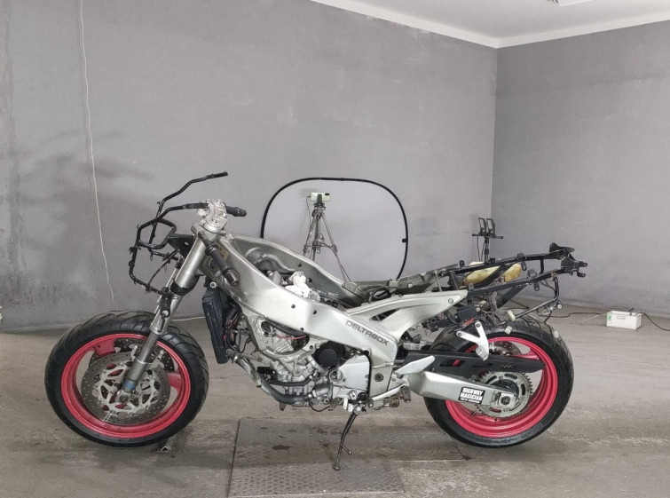 Мотоцикл Yamaha FZR1000